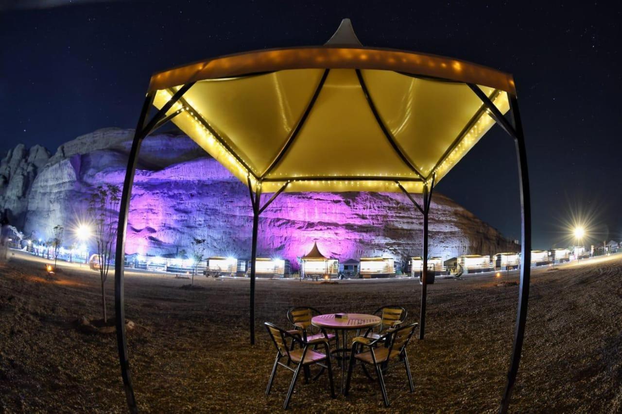 Rum Oasis Luxury Camp 와디럼 외부 사진