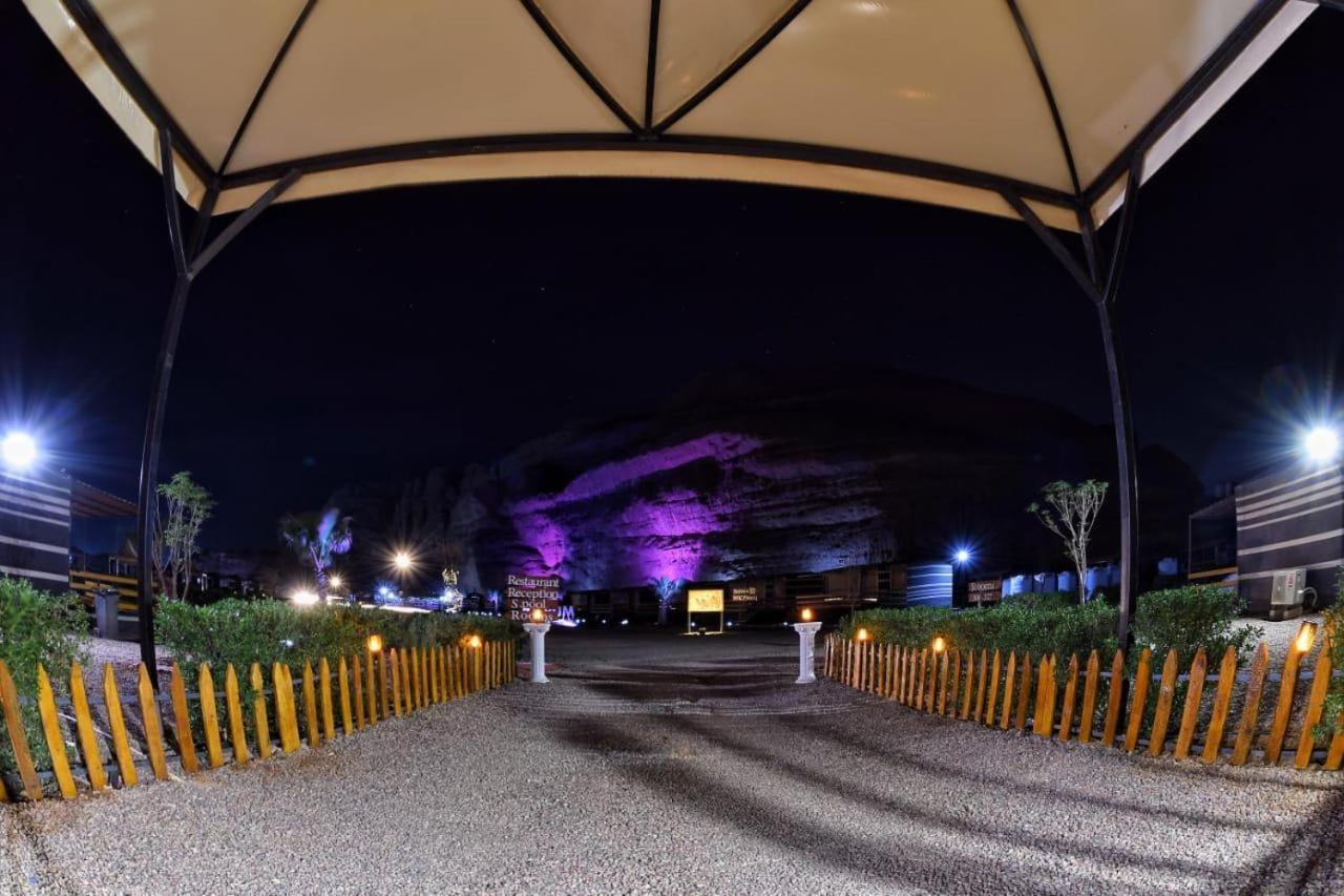 Rum Oasis Luxury Camp 와디럼 외부 사진